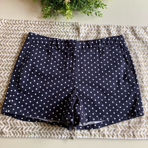 Women’s Shorts - Picture 1 of 4